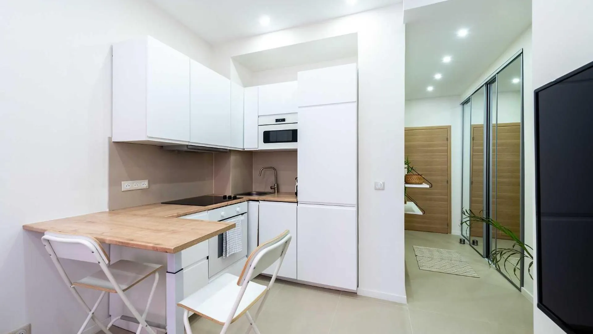 Modern Apartment -2Bdr 6P - 300M From The Beach Antibes 0*,  France